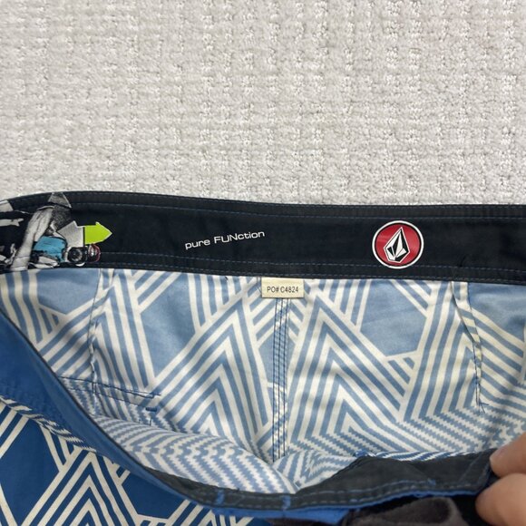 Y2K Volcom Board Shorts Men Psychedelic Blue Stripe Cinch Fly Pure Function *34* - Picture 8 of 16